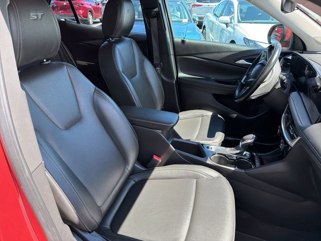 Used 2024 Buick Encore GX Sport Touring AWD/4WD image 11
