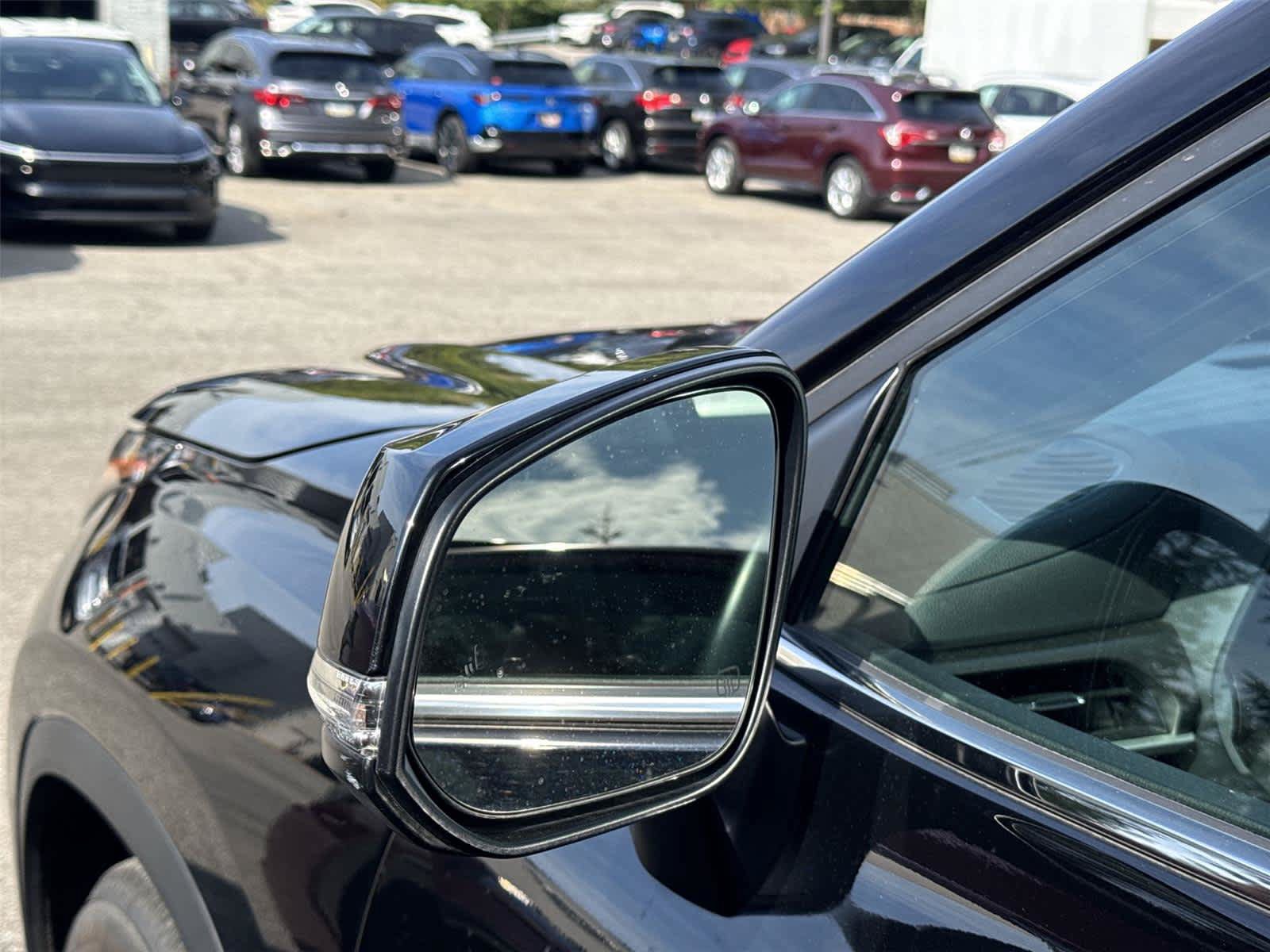 Used 2022 Toyota Highlander XLE AWD/4WD image 19