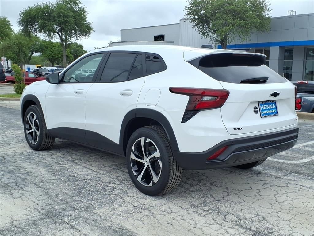 New 2026 Chevrolet Trax RS w/ Driver Confidence Package image 5