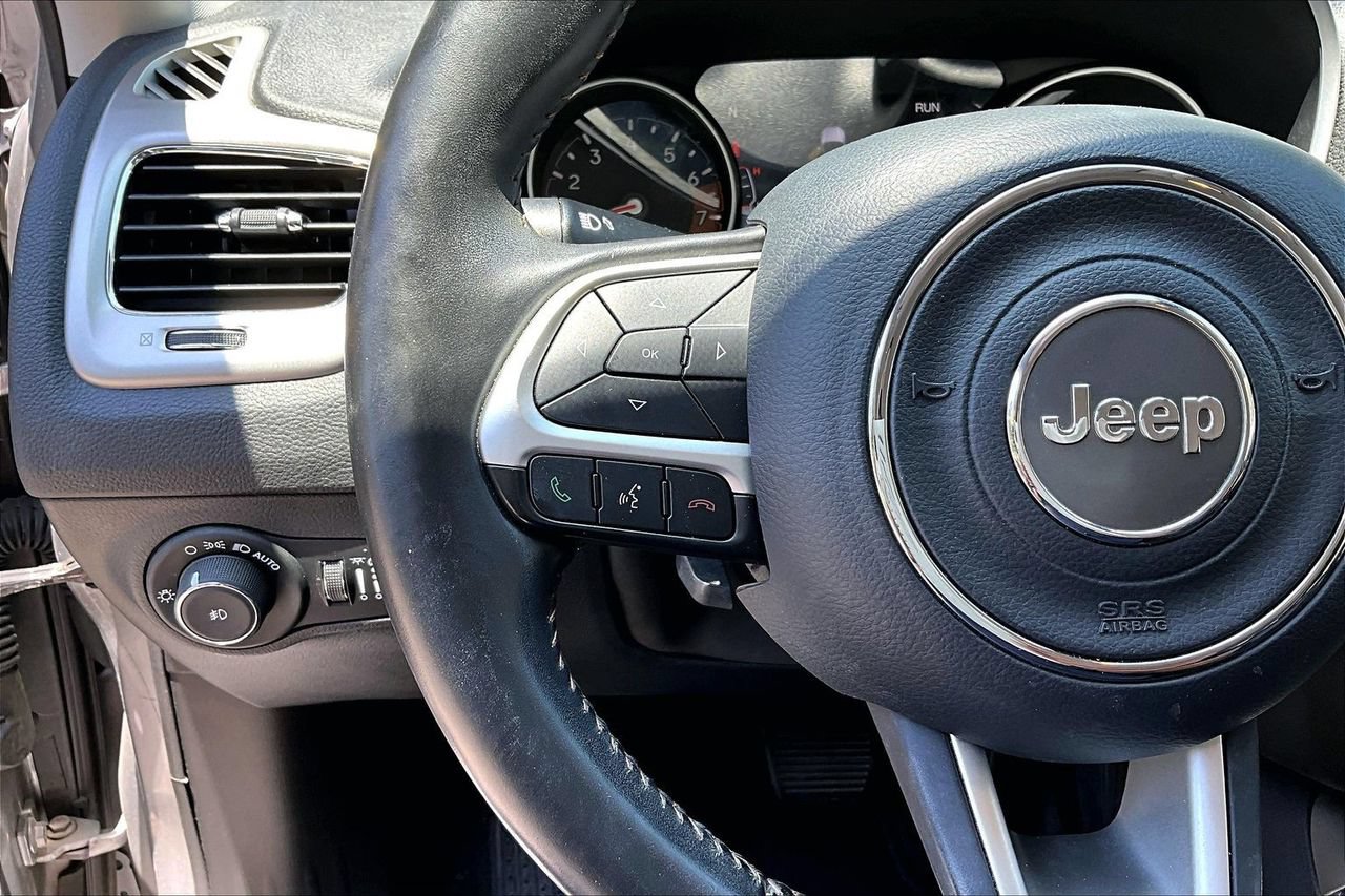 Used 2019 Jeep Compass Latitude w/ Popular Equipment Group FWD image 10