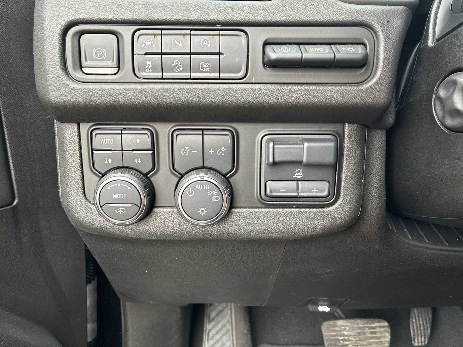 Used 2023 Chevrolet Tahoe High Country image 18