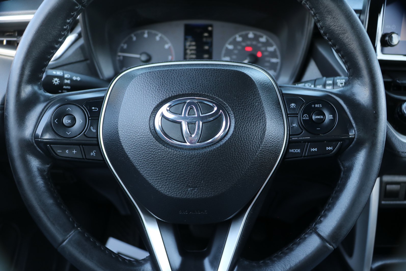 Used 2023 Toyota Corolla Cross AWD Hybrid image 17