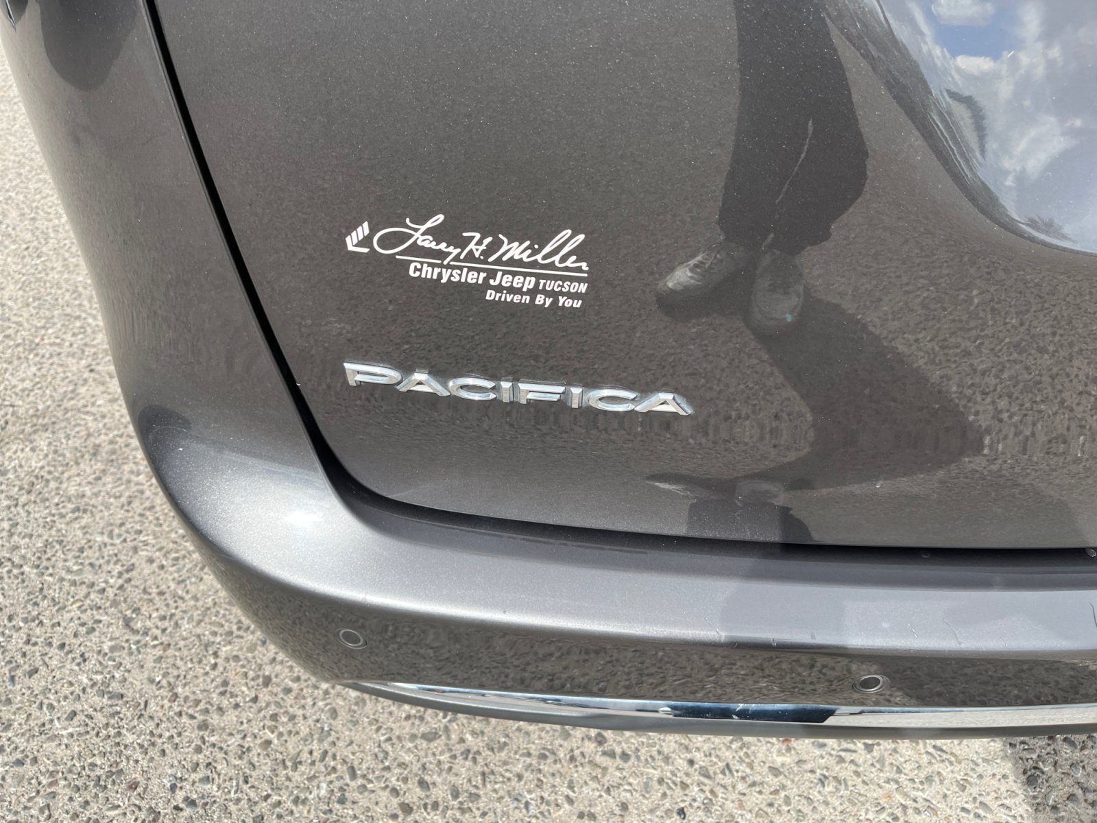 Used 2018 Chrysler Pacifica Touring Plus w/ Tire & Wheel Group FWD image 30