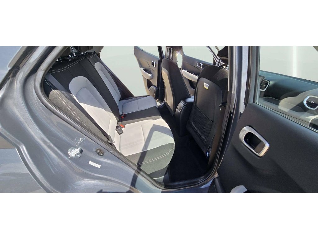 Used 2023 Hyundai Venue SEL w/ Cargo Package FWD image 18