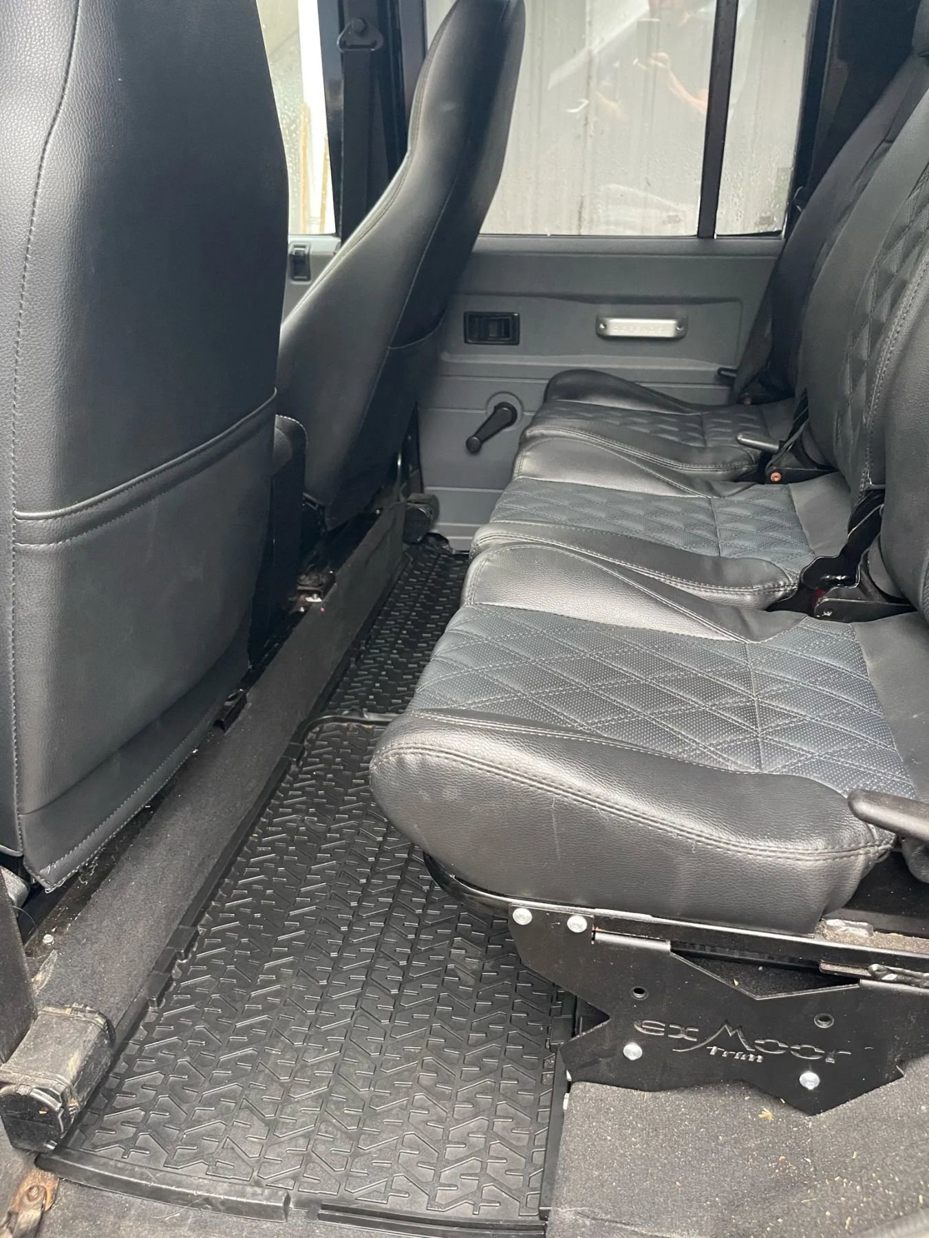 Used 1990 Land Rover Defender 110 image 8