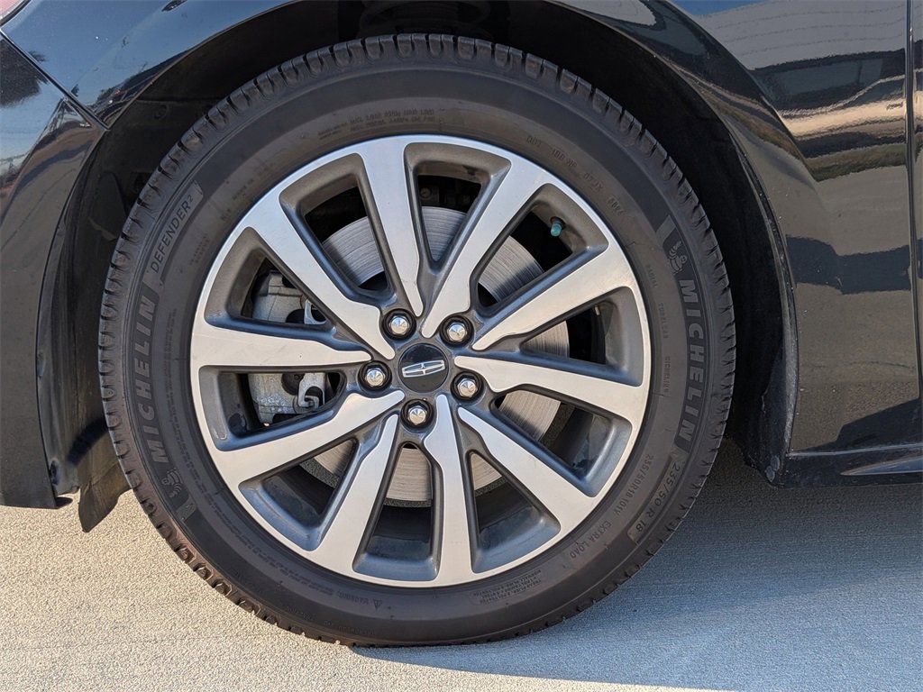 Used 2019 Lincoln Continental Premiere image 9