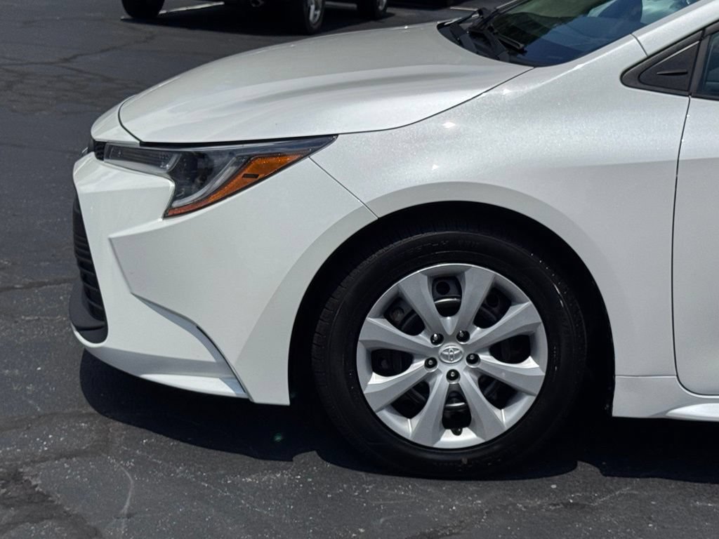 Used 2023 Toyota Corolla LE FWD image 32