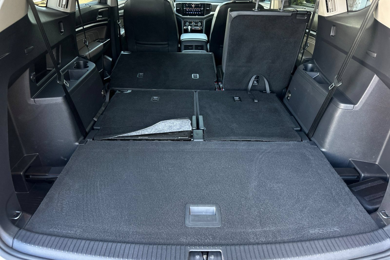 Used 2023 Volkswagen Atlas SE w/ Black Wheel Package FWD image 16