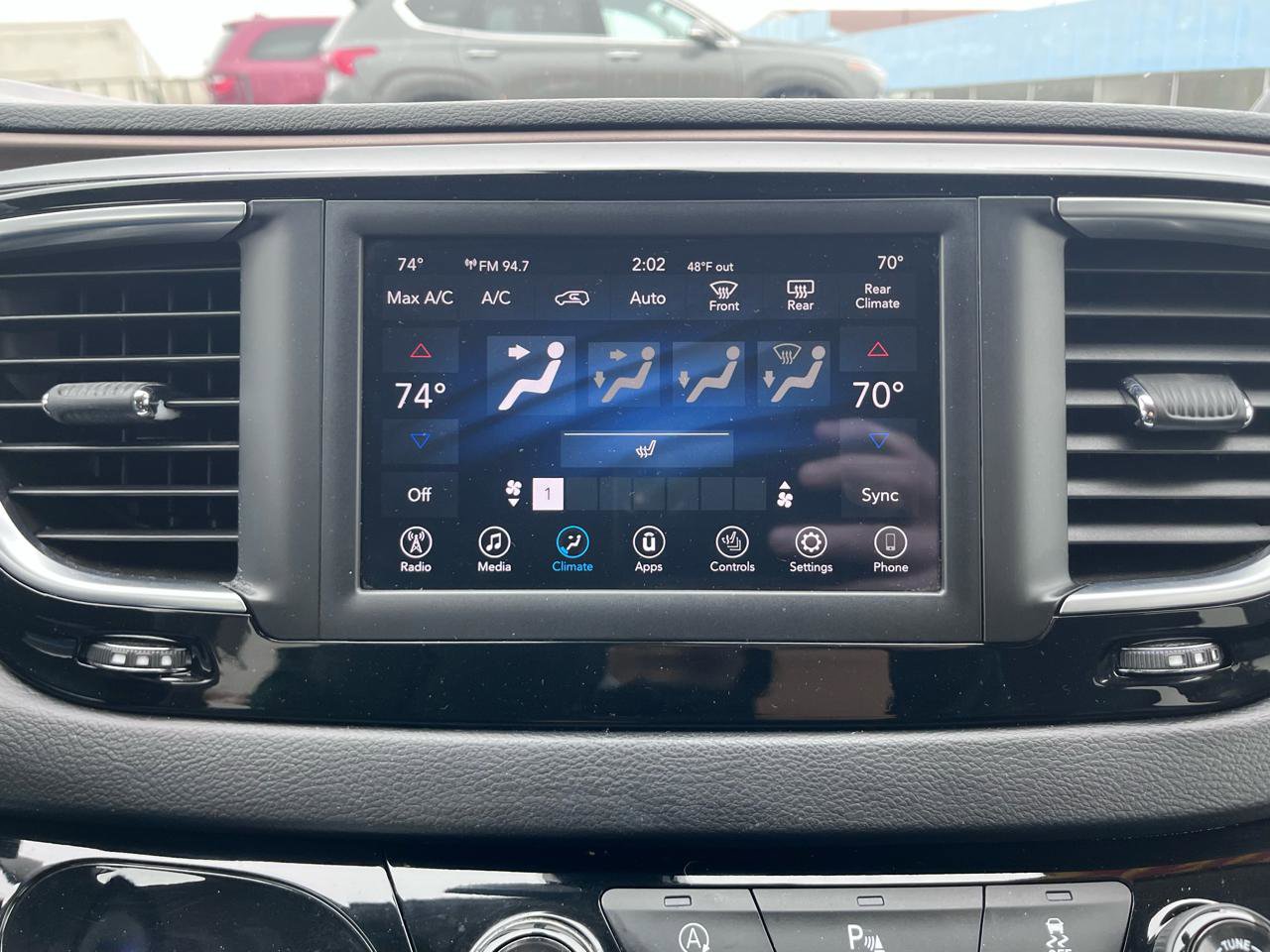 Used 2018 Chrysler Pacifica Touring-L image 36