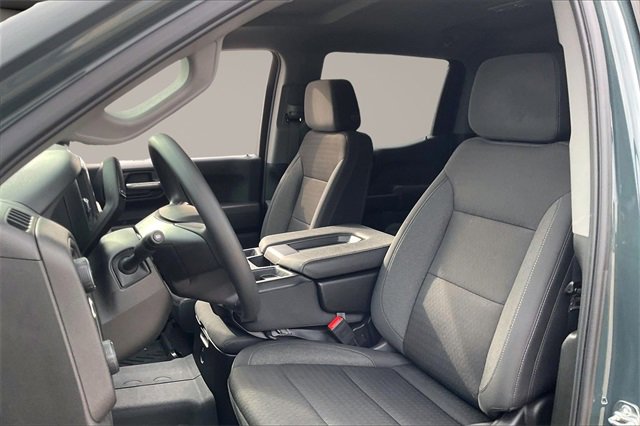 Used 2025 Chevrolet Silverado 1500 Custom Trail Boss w/ Turbomax Blackout Package image 23