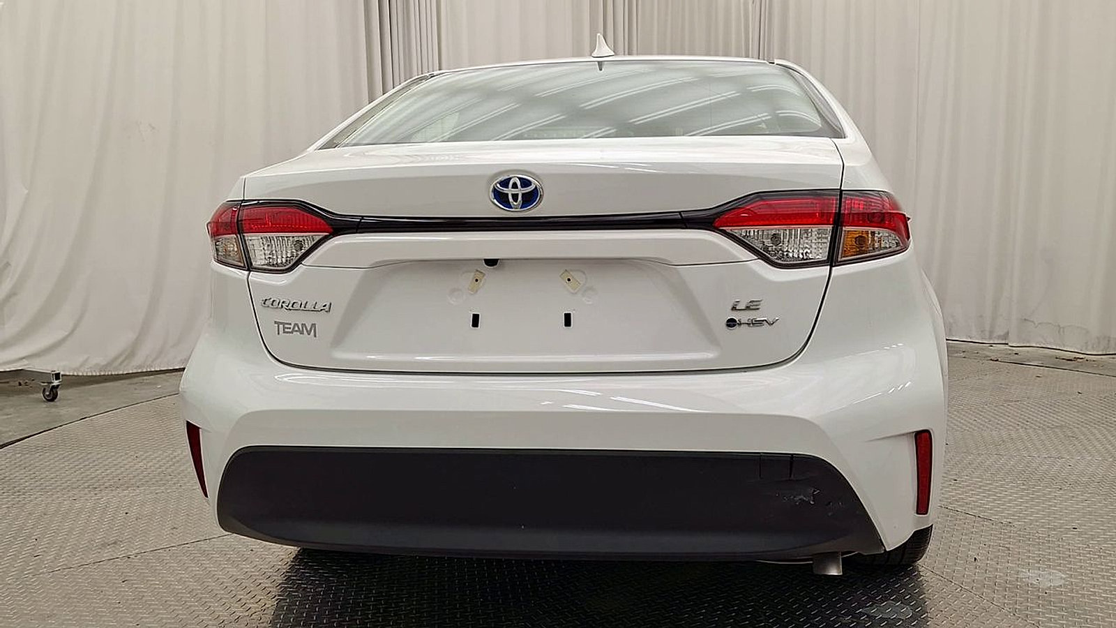 Certified 2025 Toyota Corolla LE FWD image 4