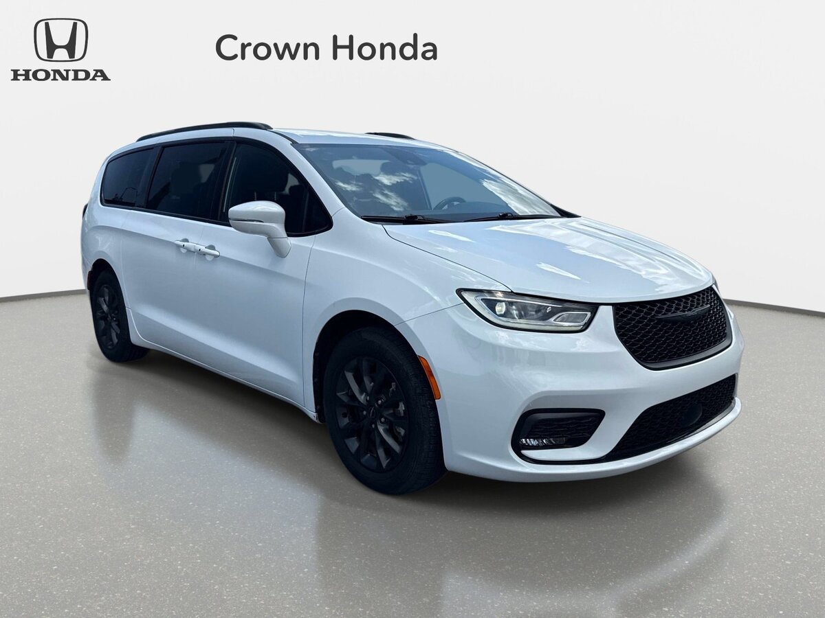 Used 2021 Chrysler Pacifica Touring w/ S Appearance Package FWD image 6