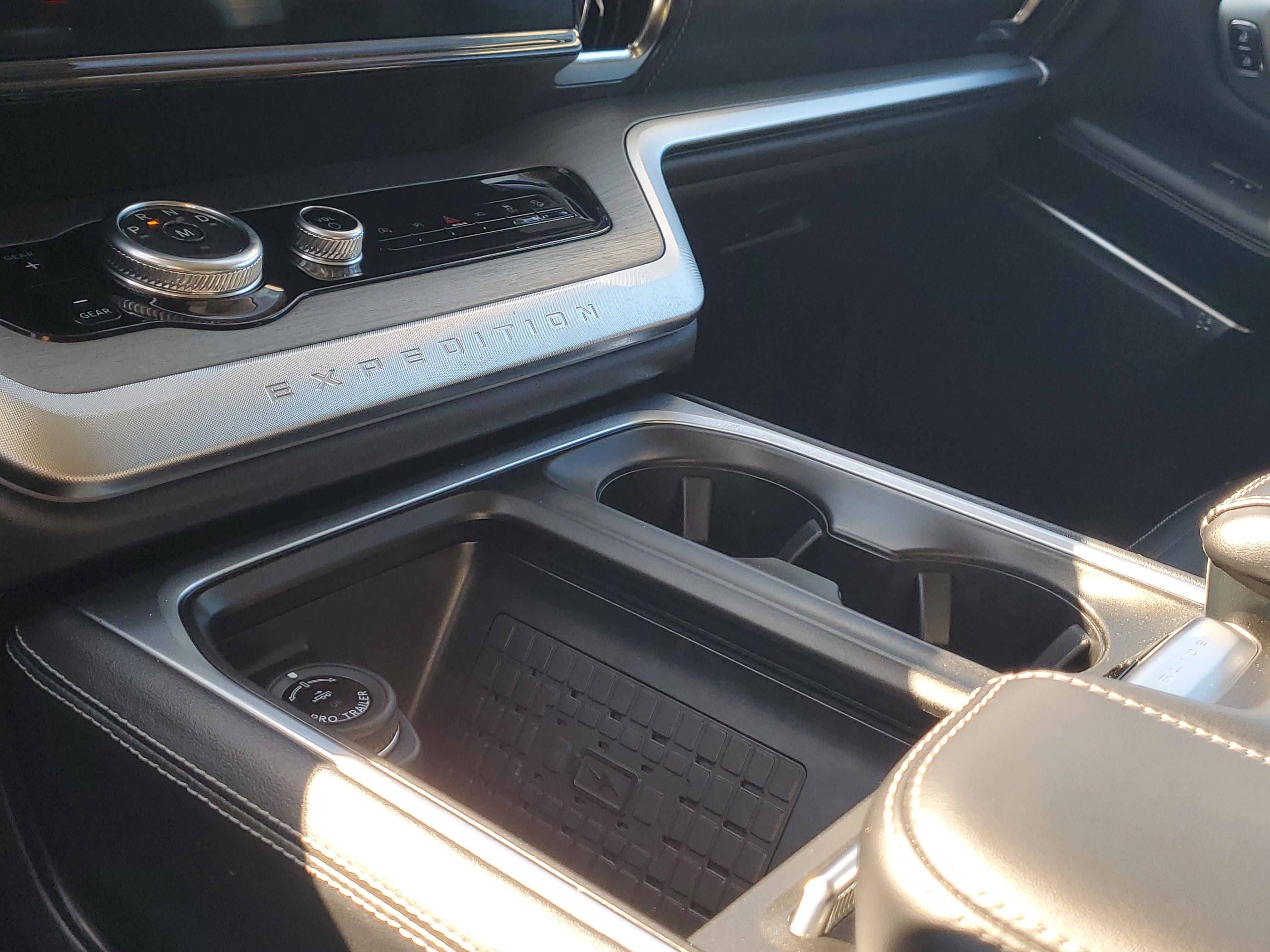 Certified 2025 Ford Expedition Platinum image 29