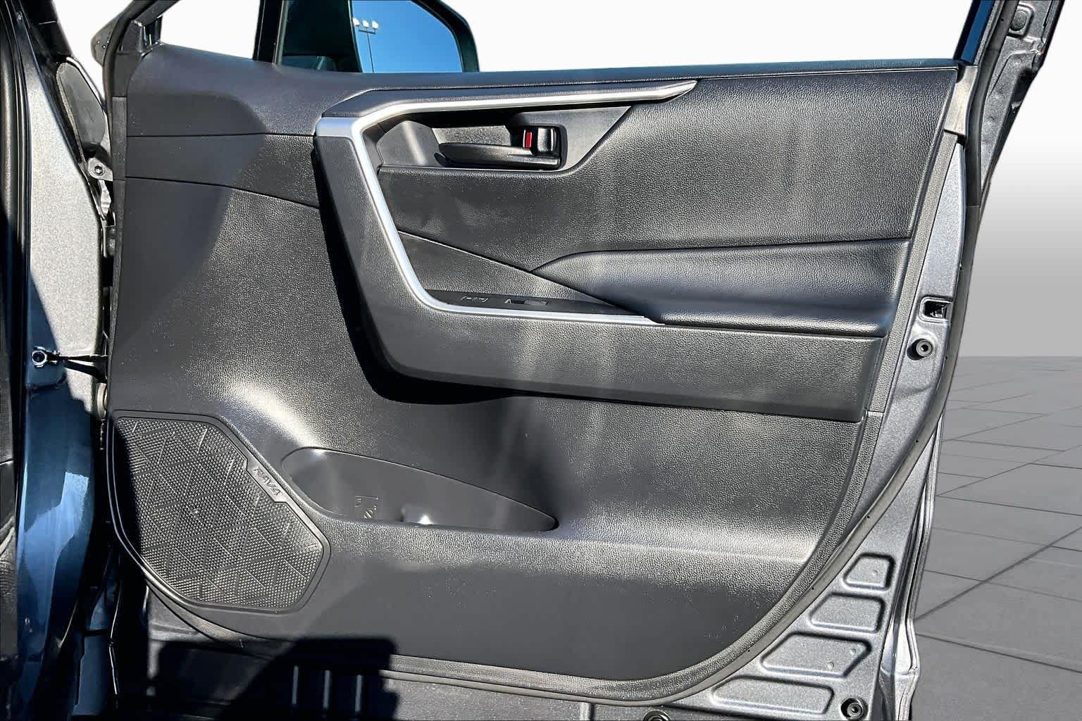 Used 2025 Toyota RAV4 LE FWD image 23