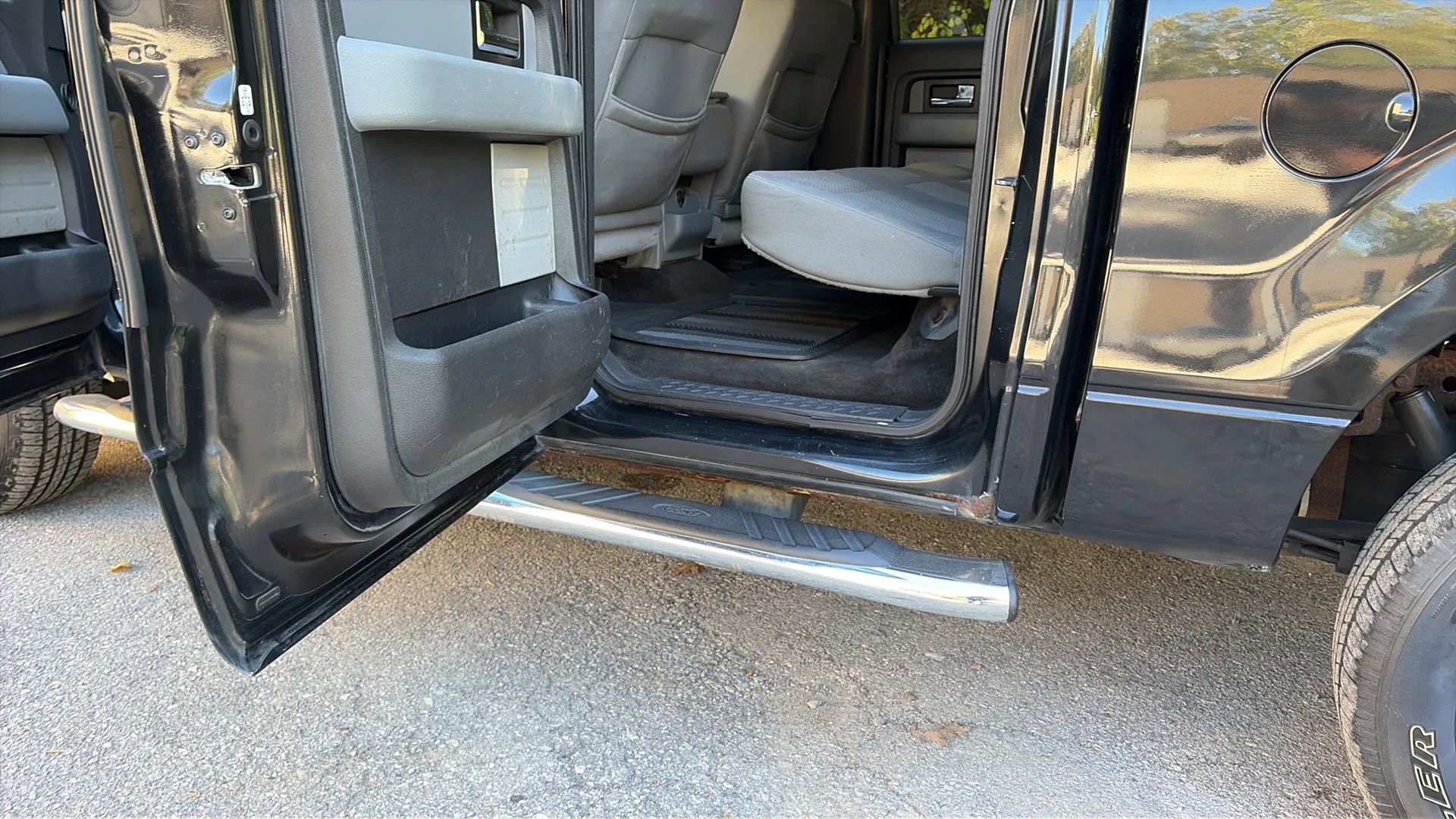 Used 2013 Ford F150 XLT w/ Luxury Equipment Group image 38