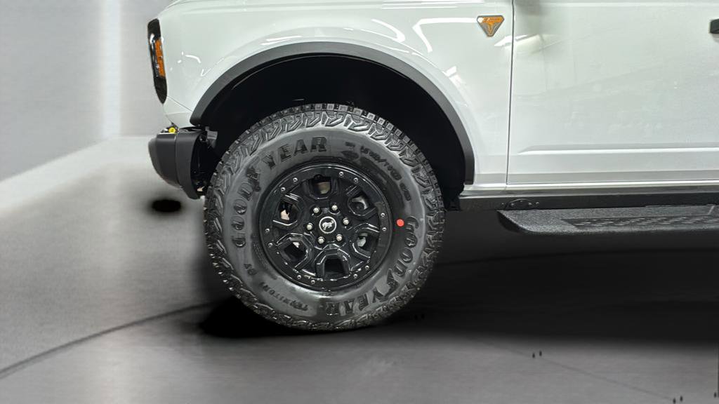 New 2025 Ford Bronco Badlands image 16