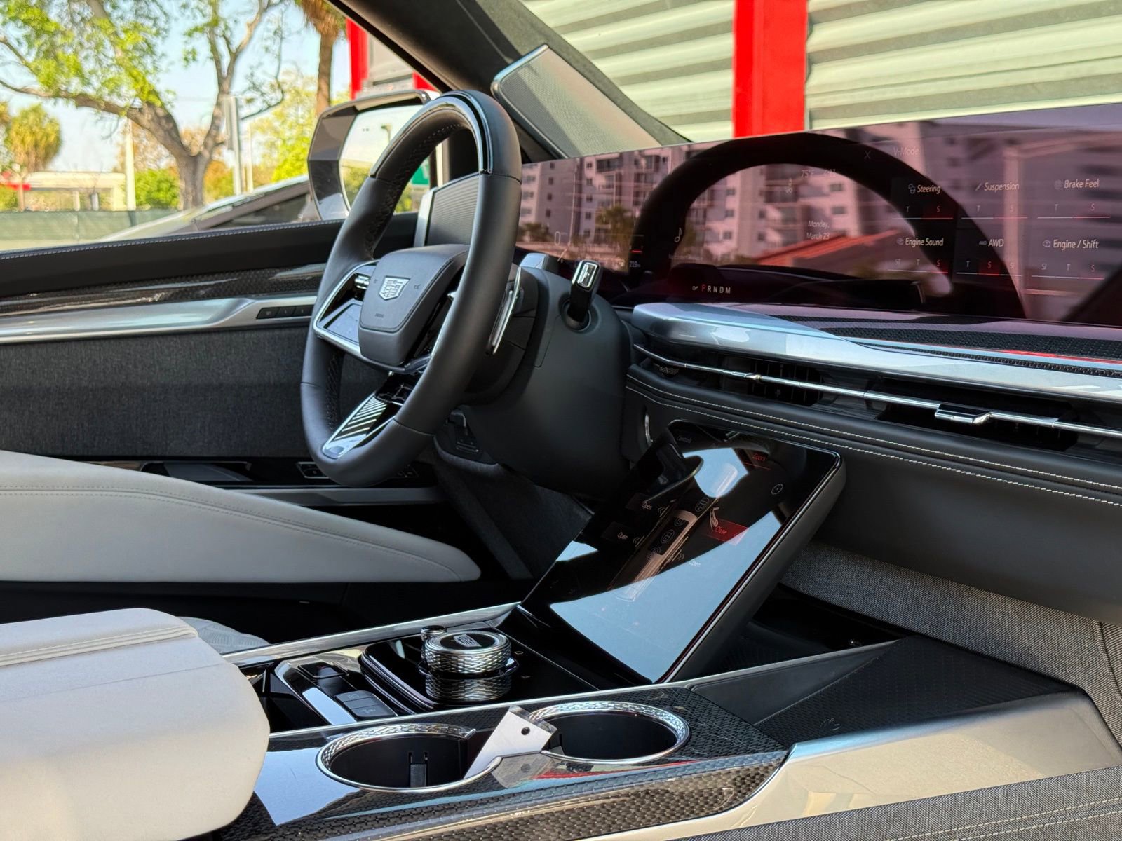 Used 2025 Cadillac Escalade ESV V image 31