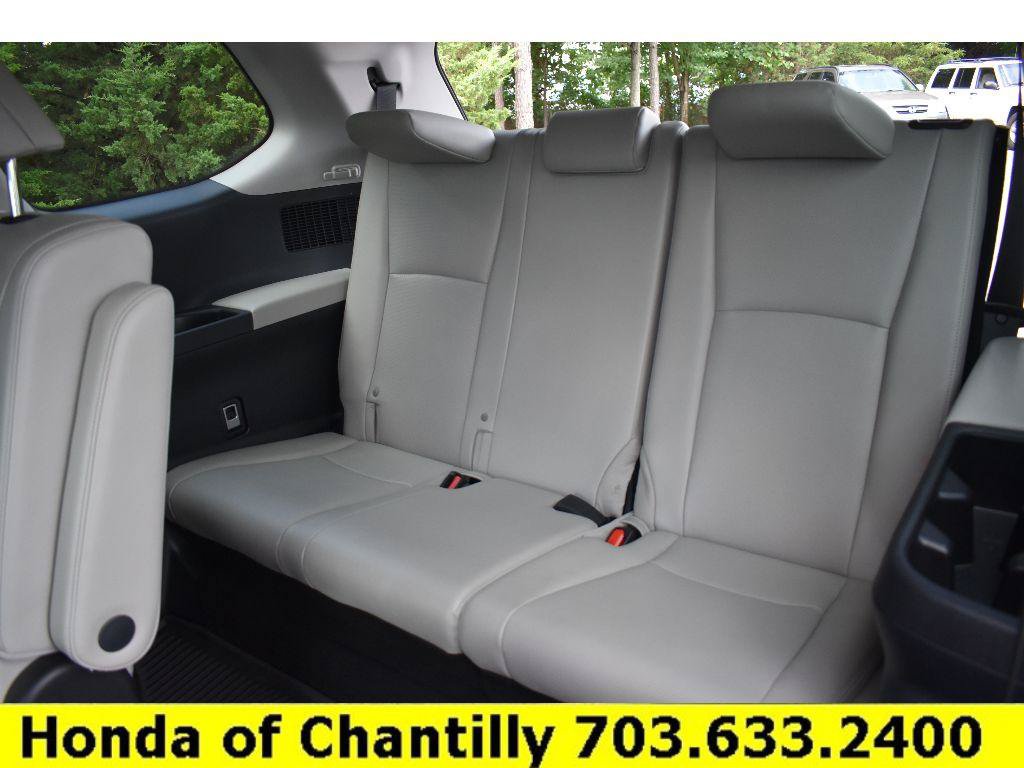 Used 2025 Toyota Grand Highlander AWD image 31