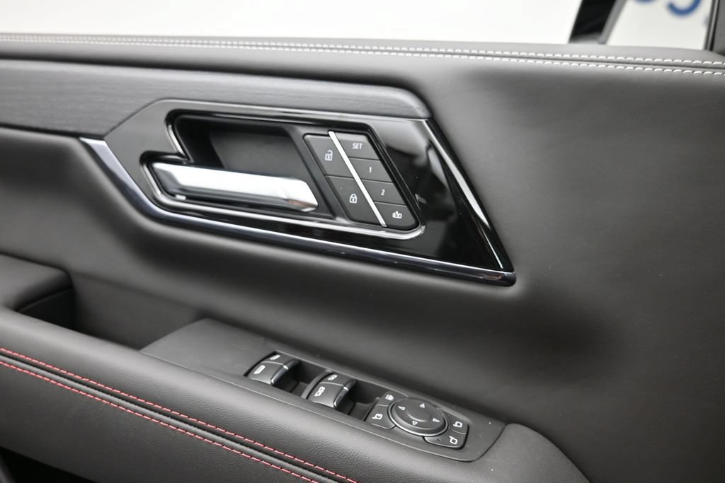 New 2026 GMC Yukon AT4 Ultimate AWD/4WD image 17