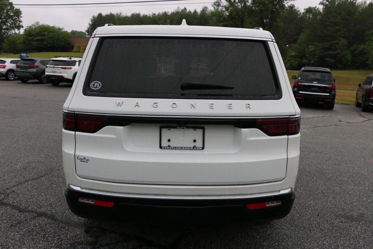 Used 2023 Jeep Wagoneer 2WD image 3