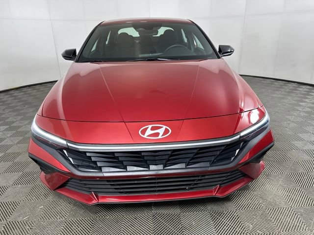 Used 2025 Hyundai Elantra Sport image 8