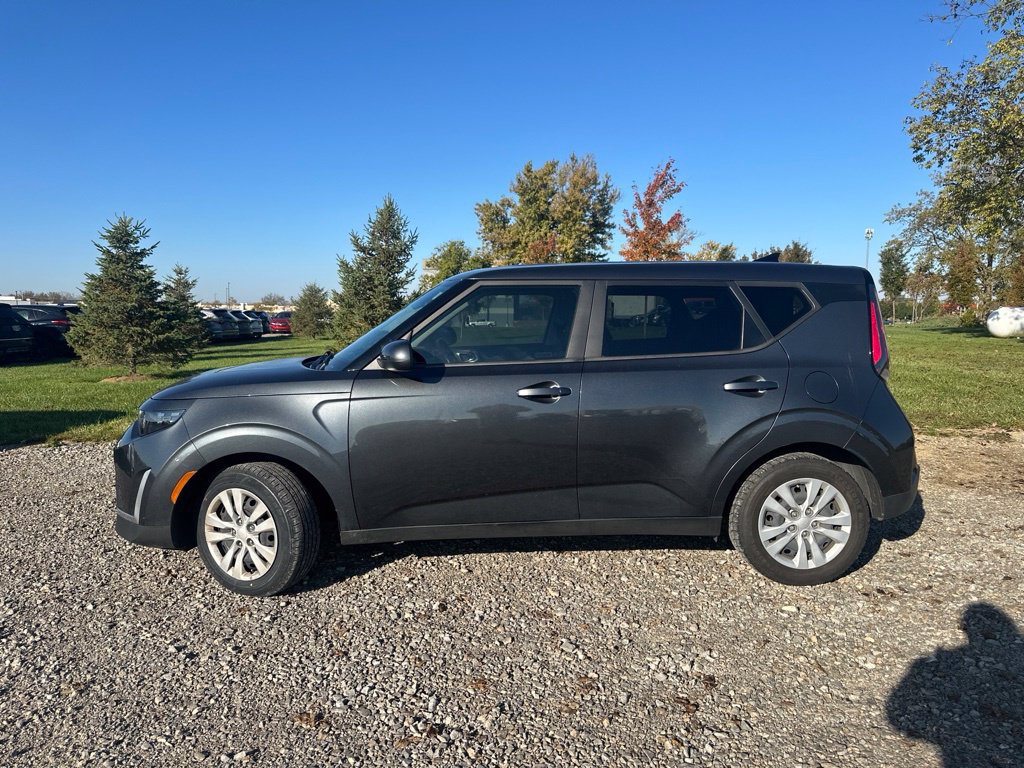 Used 2023 Kia Soul LX FWD image 5