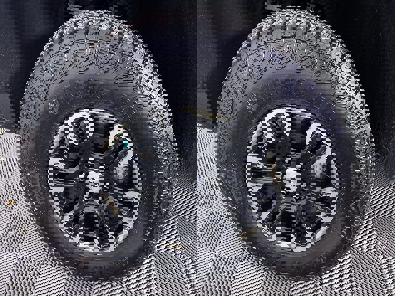 Certified 2025 Chevrolet Silverado 1500 ZR2 w/ Technology Package image 17