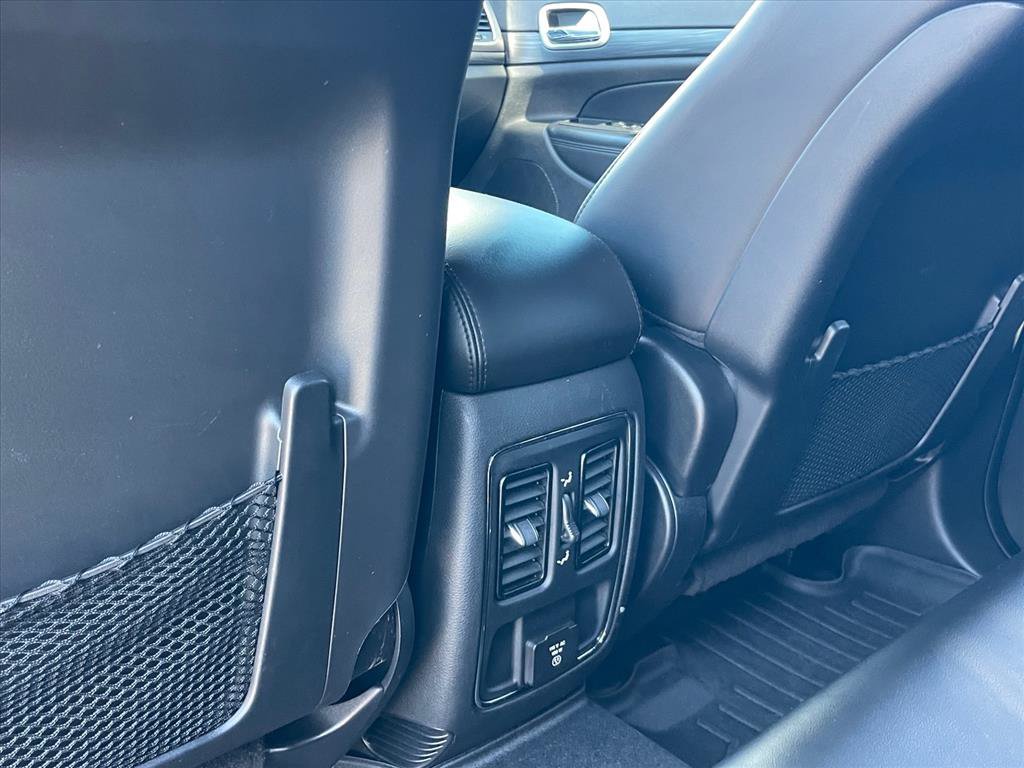 Used 2021 Jeep Grand Cherokee Laredo X AWD/4WD image 24