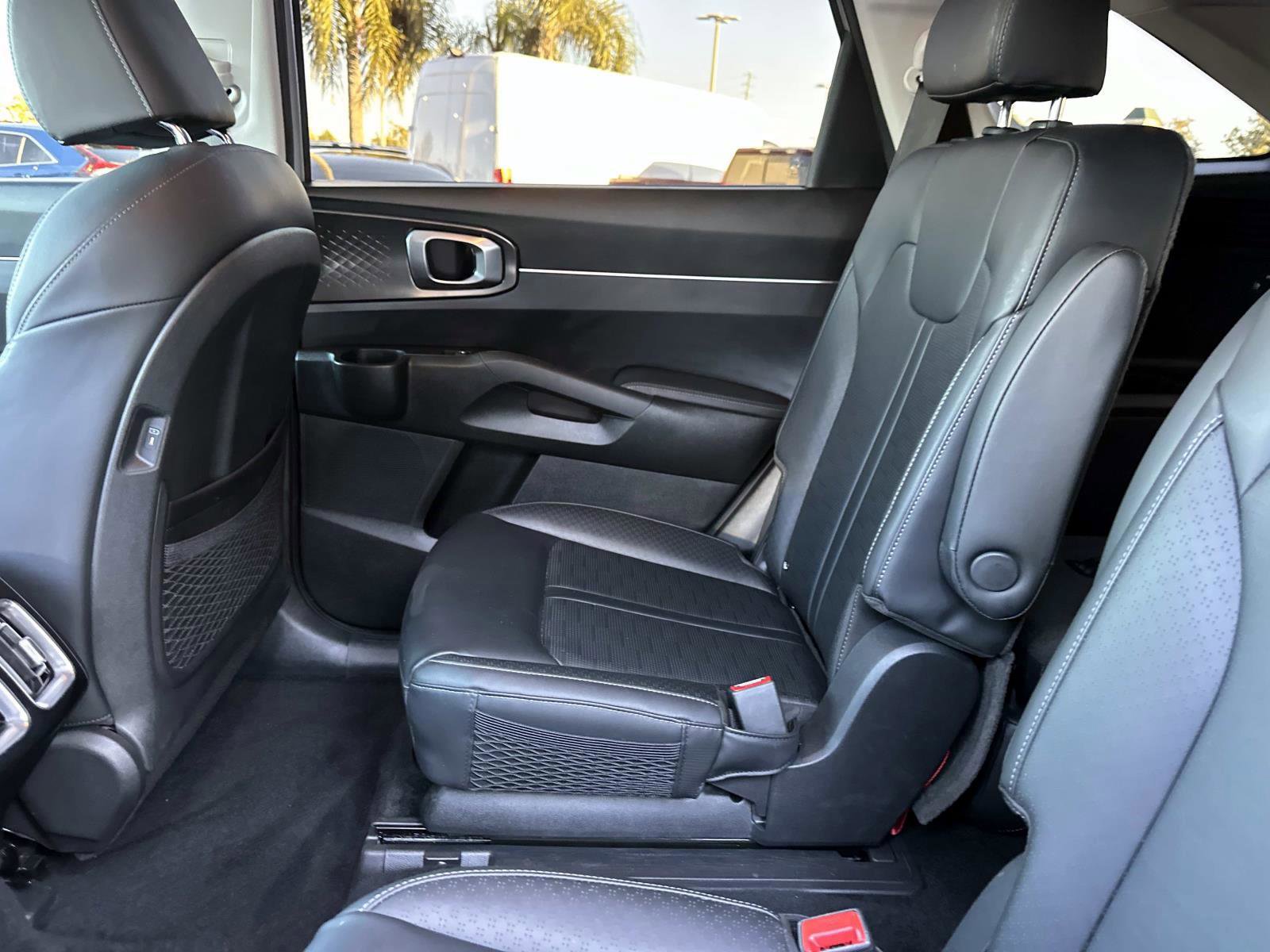 Used 2025 Kia Sorento EX image 14