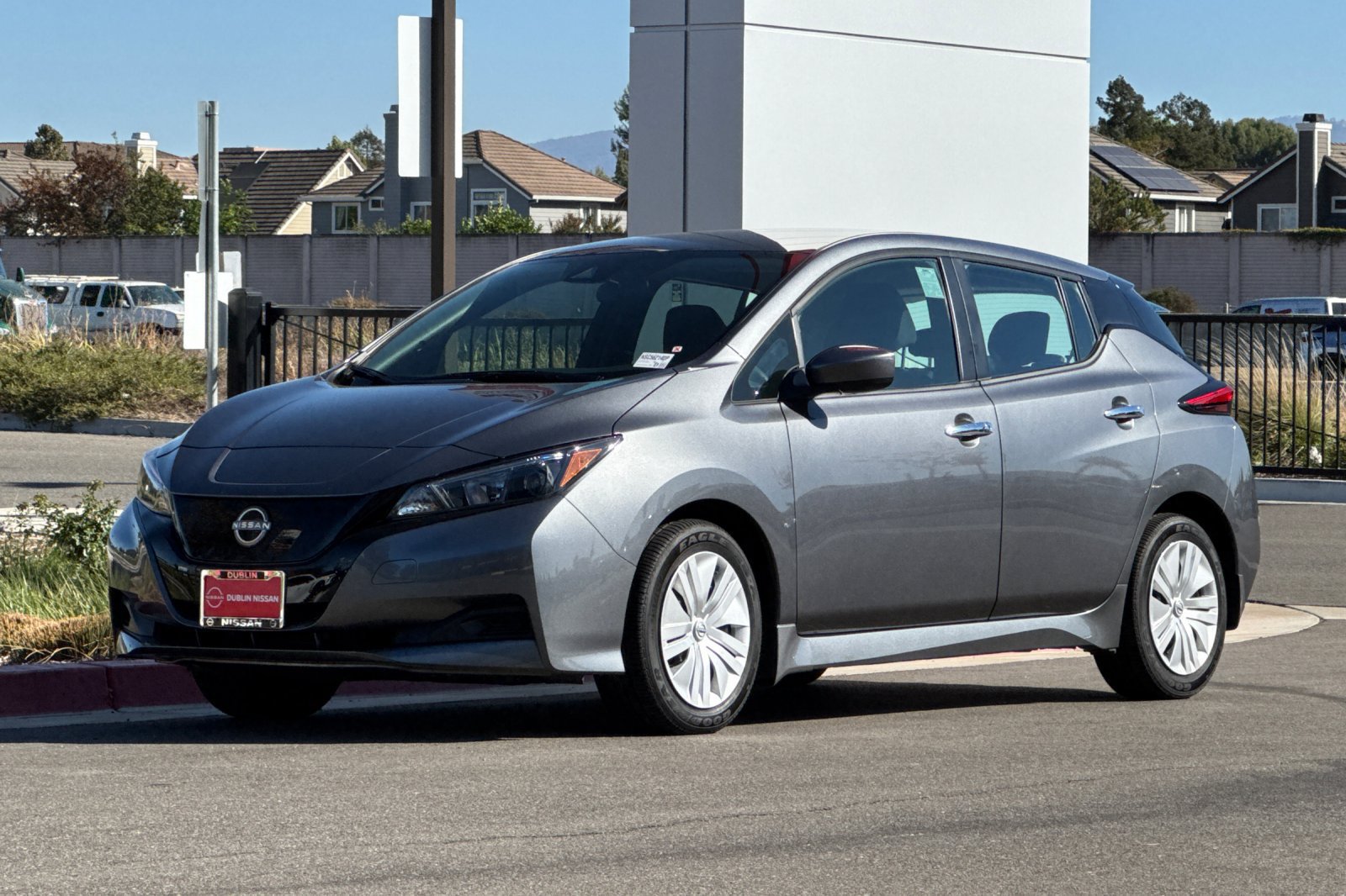 Certified 2025 Nissan Leaf S FWD image 8