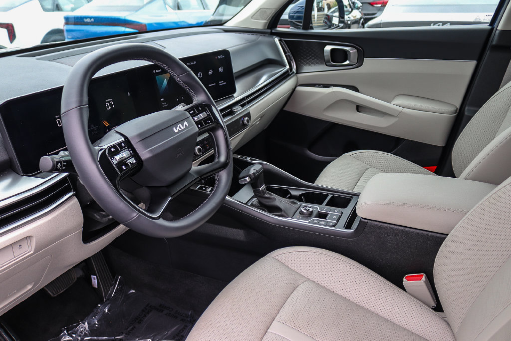 Certified 2026 Kia Sorento S w/ S Panoramic Sunroof Package AWD/4WD image 15