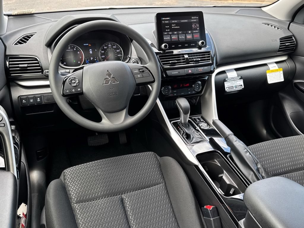 New 2026 Mitsubishi Eclipse Cross LE AWD/4WD image 7
