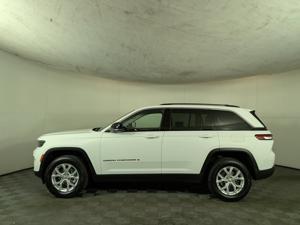 Certified 2023 Jeep Grand Cherokee Limited AWD/4WD image 3