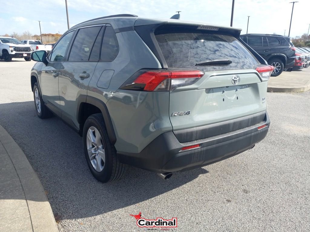 Used 2021 Toyota RAV4 XLE image 12