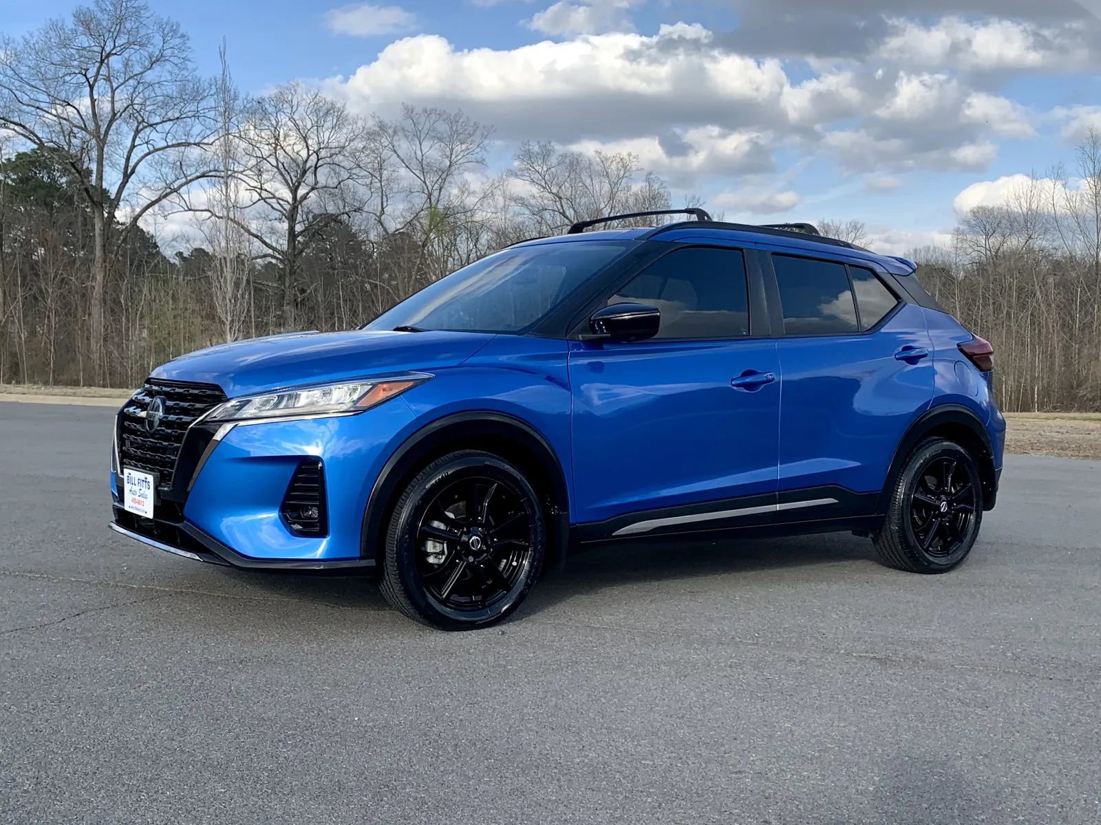 Used 2021 Nissan Kicks SR w/ Exterior Package FWD image 3