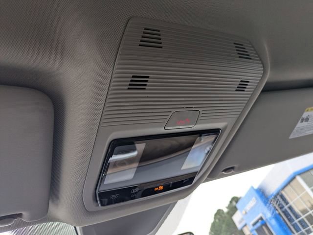 Used 2025 Volkswagen Atlas SE image 23