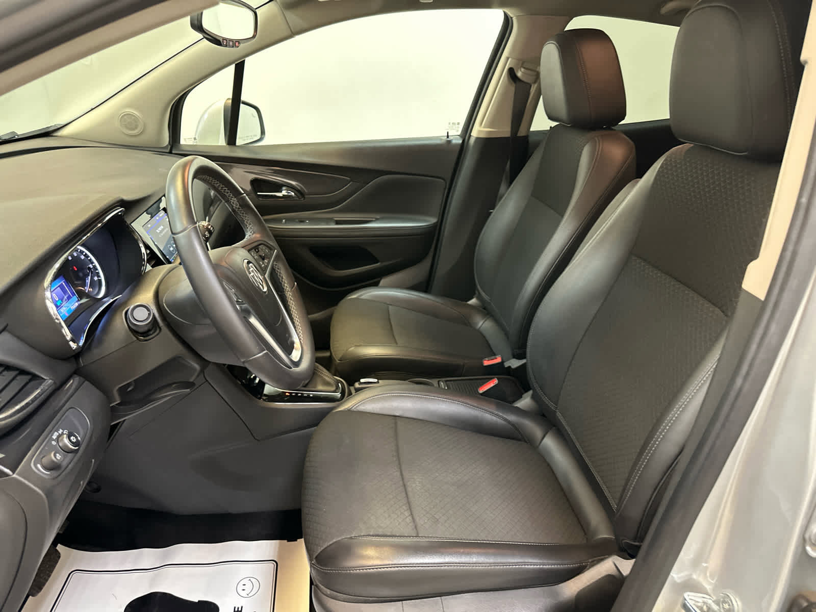 Certified 2022 Buick Encore Preferred w/ Safety Package image 4