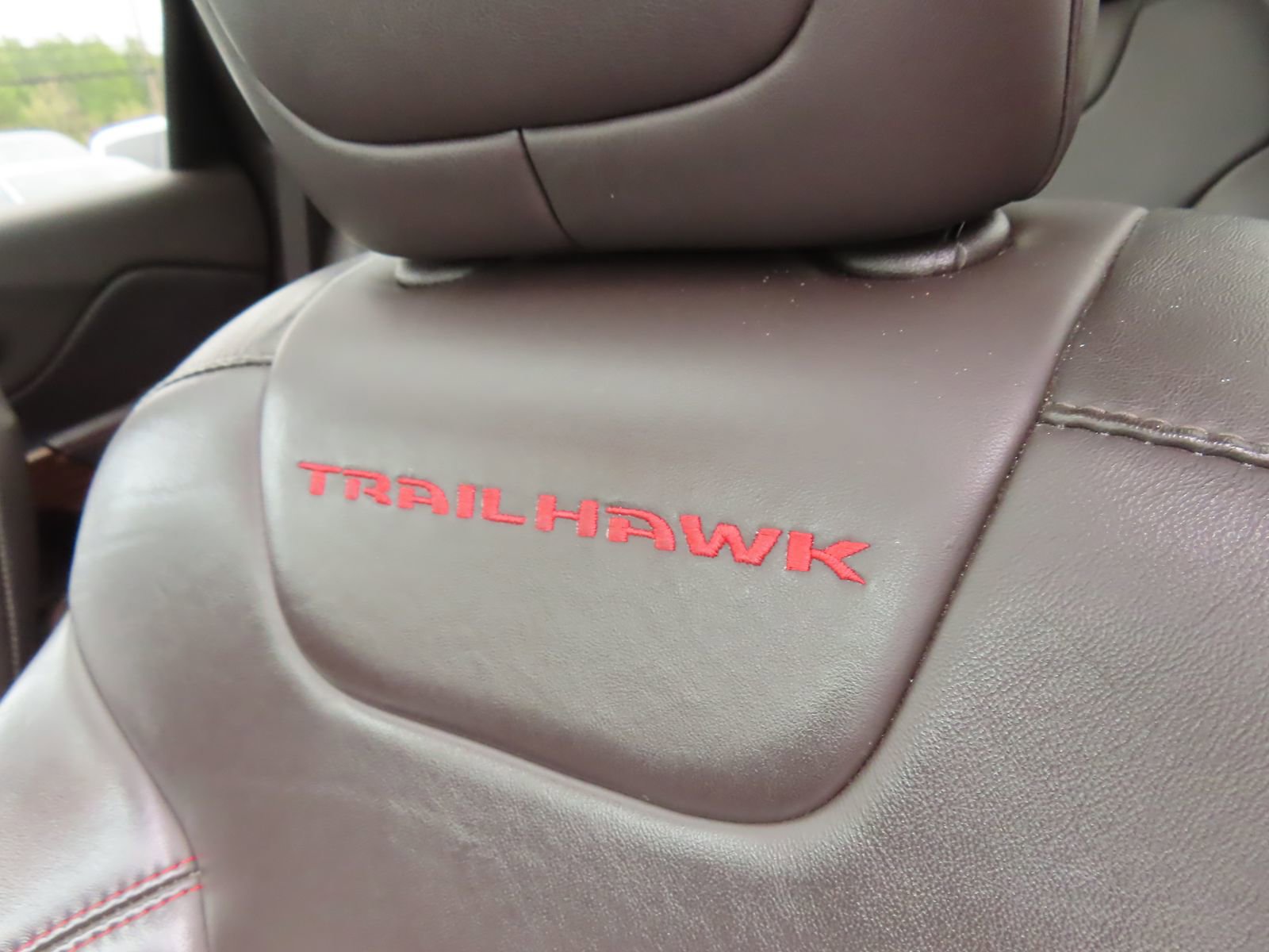 Used 2016 Jeep Cherokee Trailhawk w/ Comfort/Convenience Group image 31