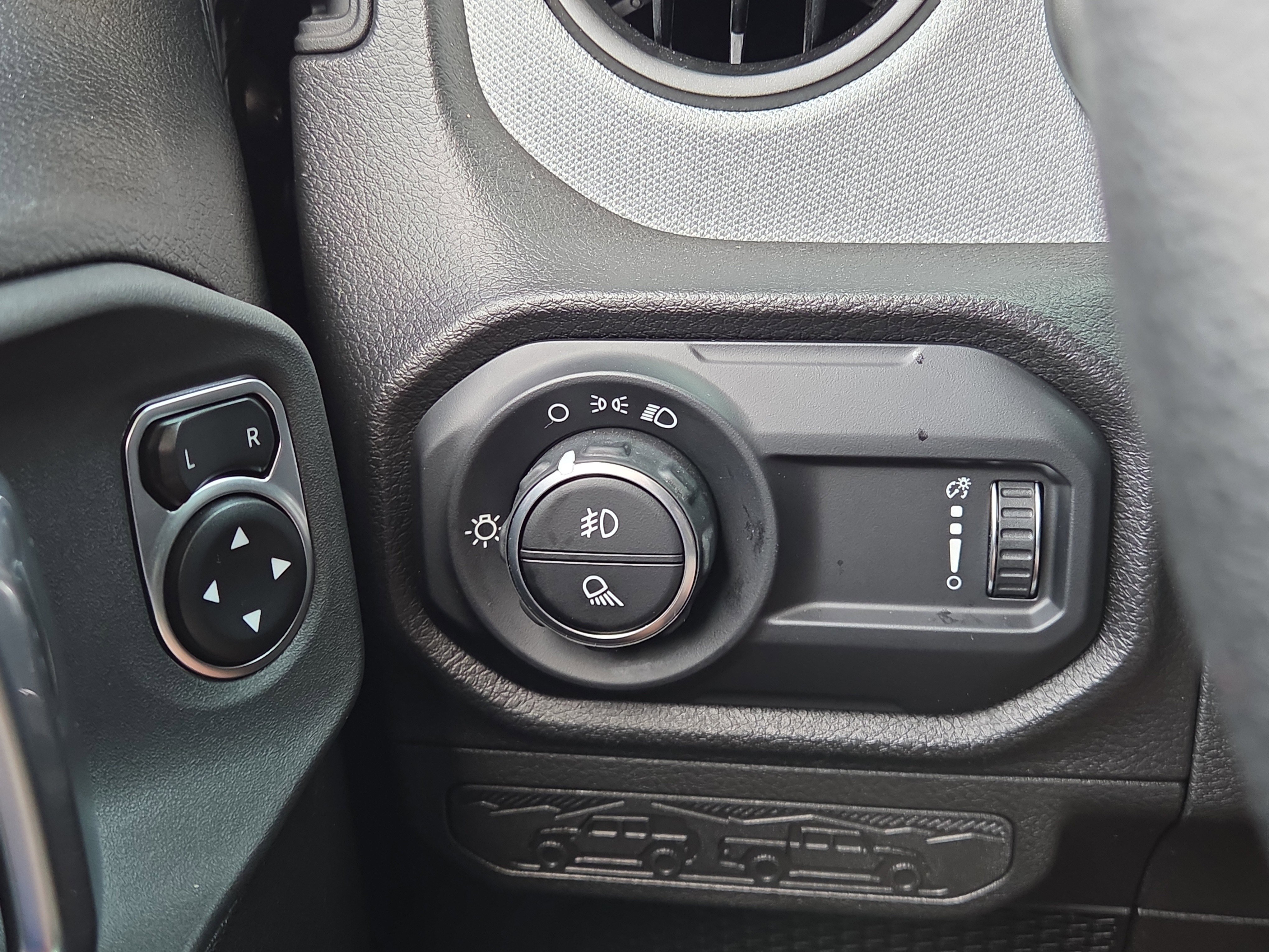 Used 2024 Jeep Gladiator Sport image 26