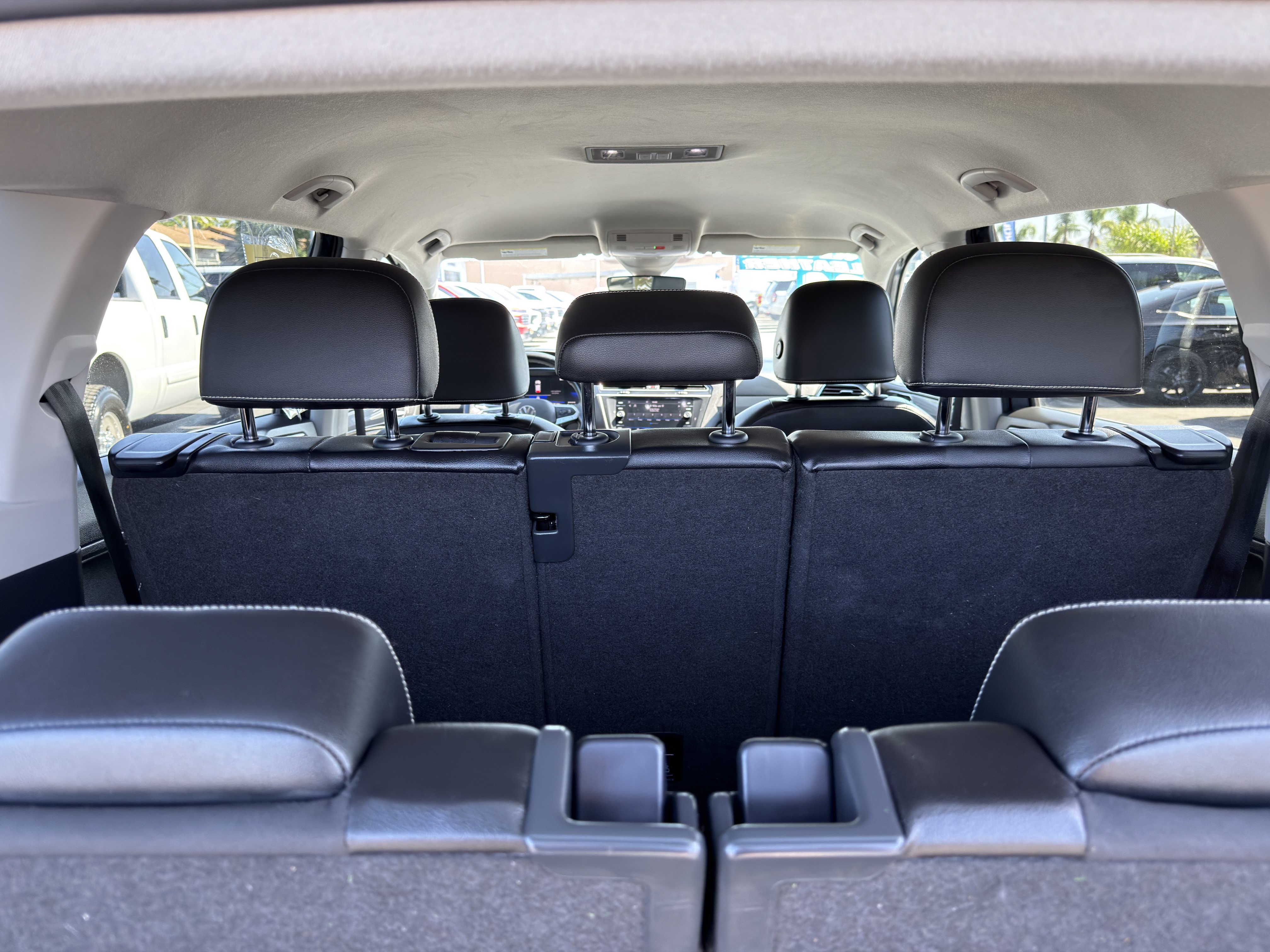 Used 2024 Volkswagen Tiguan SE FWD image 19