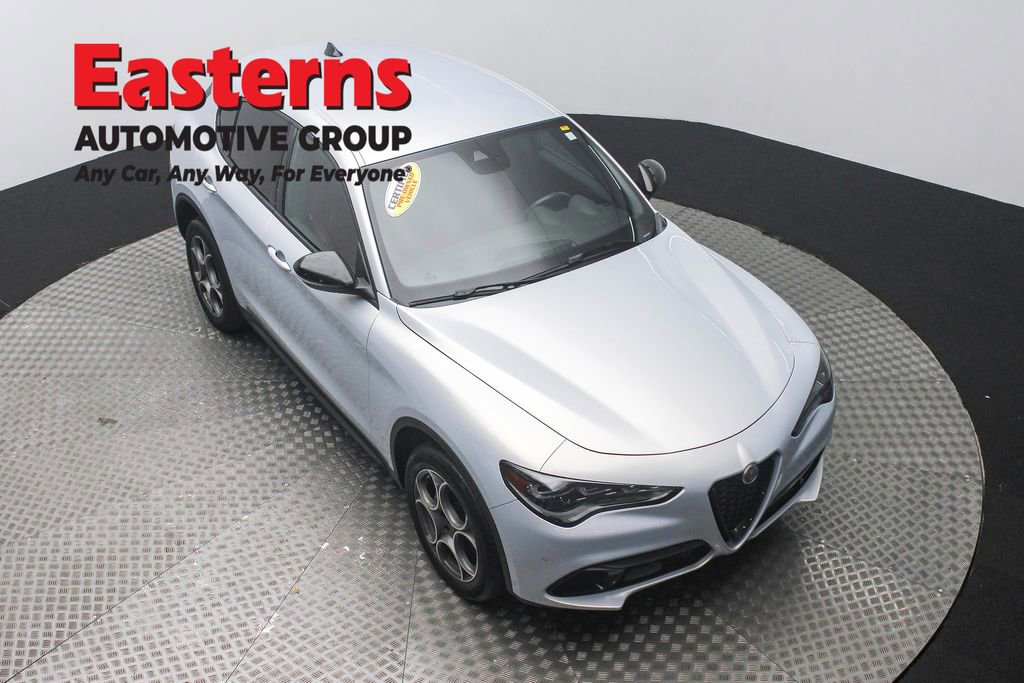 Used 2024 Alfa Romeo Stelvio Sprint AWD/4WD image 3