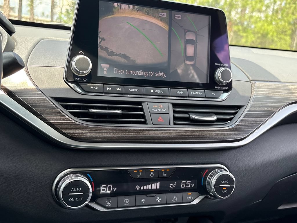 Used 2020 Nissan Altima 2.0 Platinum FWD image 18