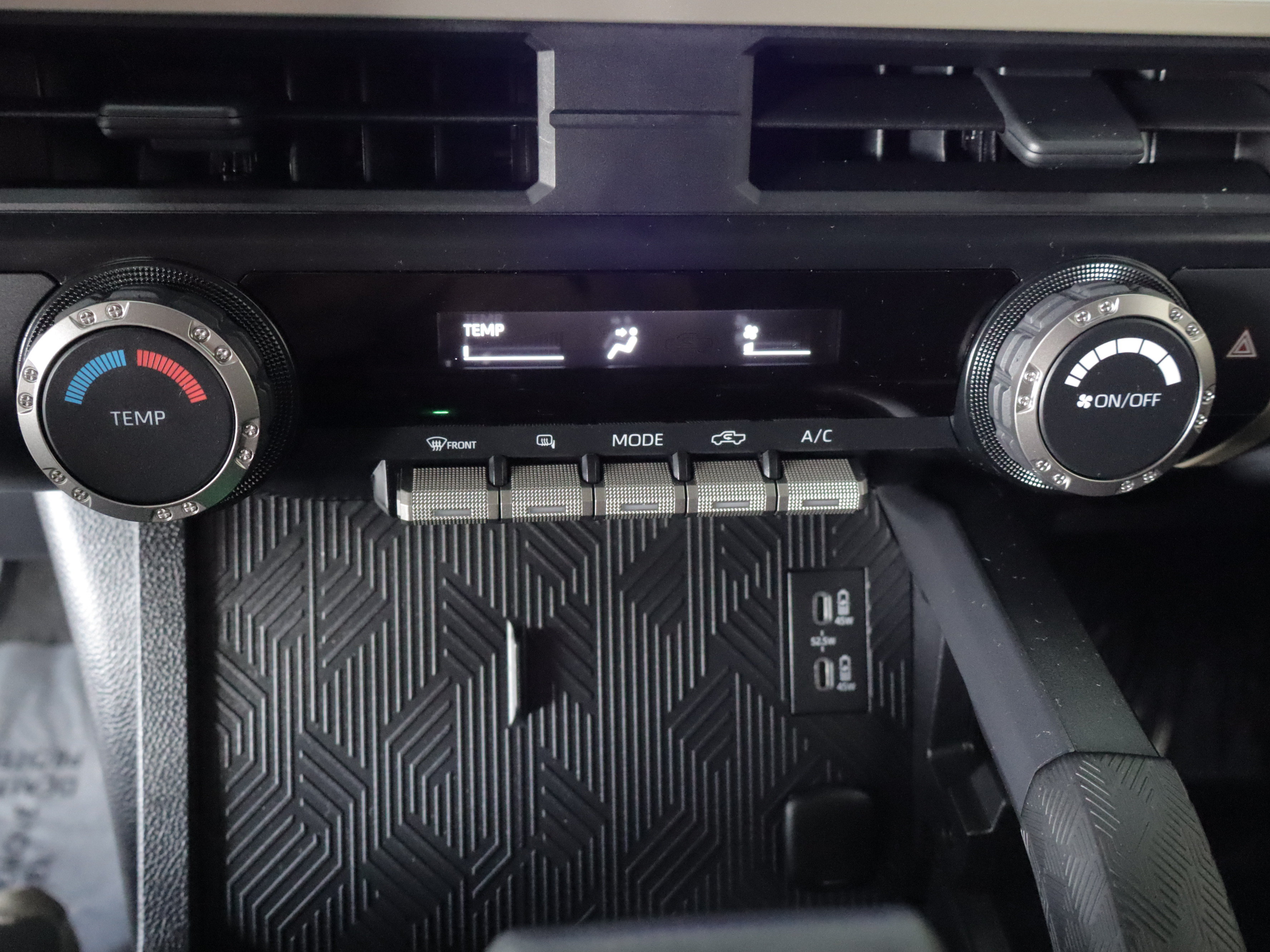 Used 2025 Toyota Tacoma SR AWD/4WD image 18
