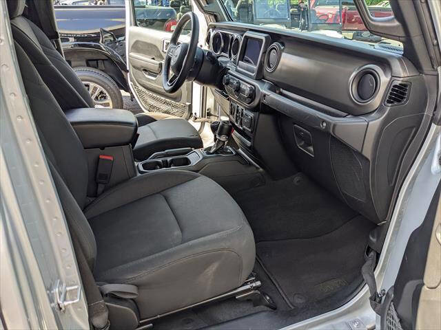 Used 2023 Jeep Gladiator Sport image 16