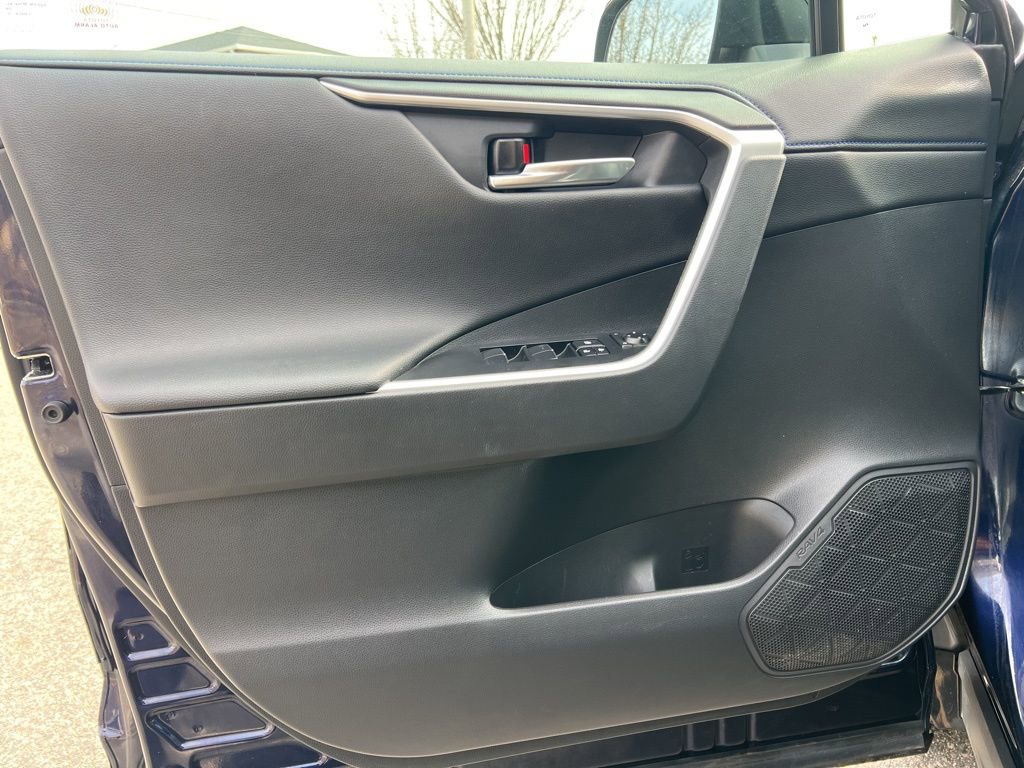 Used 2021 Toyota RAV4 XSE image 12
