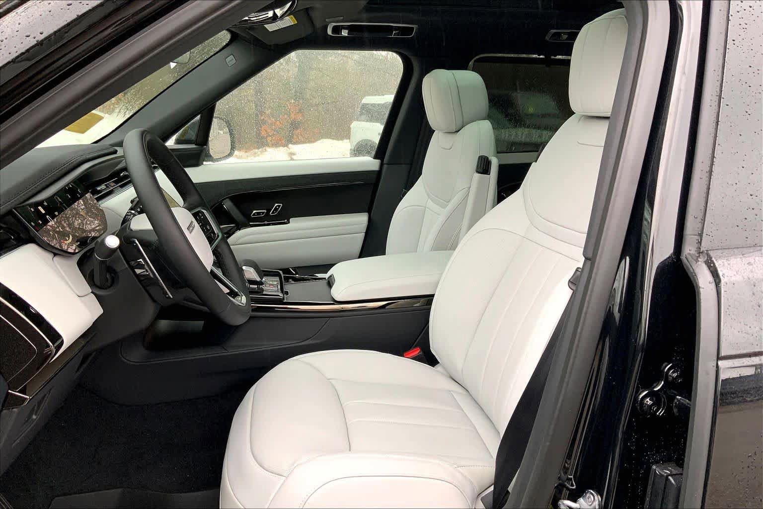 New 2026 Land Rover Range Rover Sport SE AWD/4WD image 13