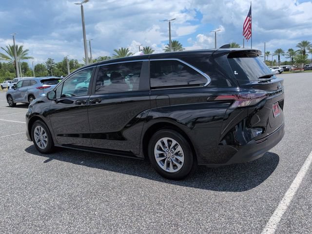 Certified 2026 Toyota Sienna LE FWD image 6