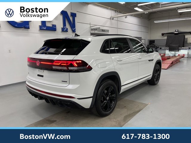 Used 2025 Volkswagen Atlas Cross Sport SEL R-Line image 4