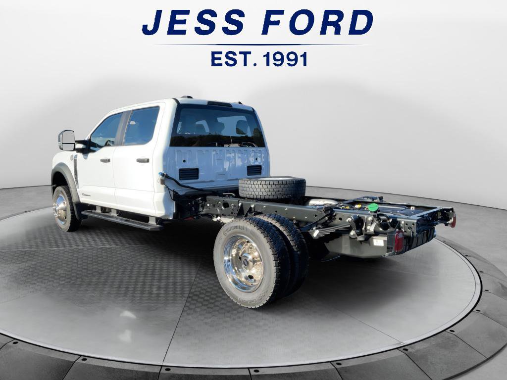 New 2026 Ford F550 4x4 Crew Cab image 3
