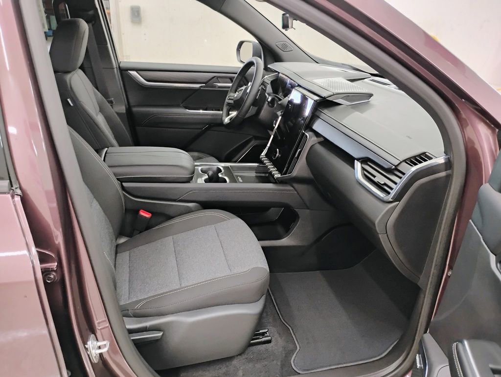 New 2026 GMC Acadia Elevation image 11